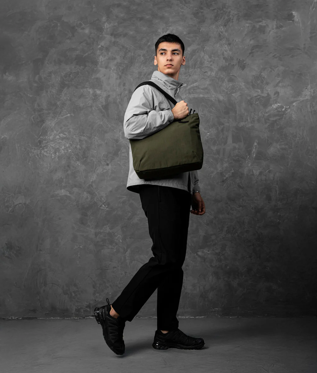 Flight Tote (M) - Image 28